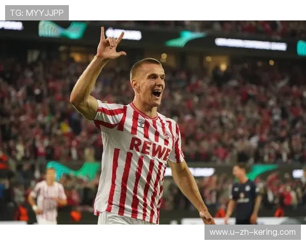 利物浦锋线三人配合完成漂亮一脚打门得分