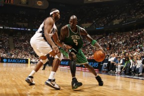 欧冠八强：皇马主场3比0战胜本菲卡 安切洛蒂轮换阵容依旧稳定