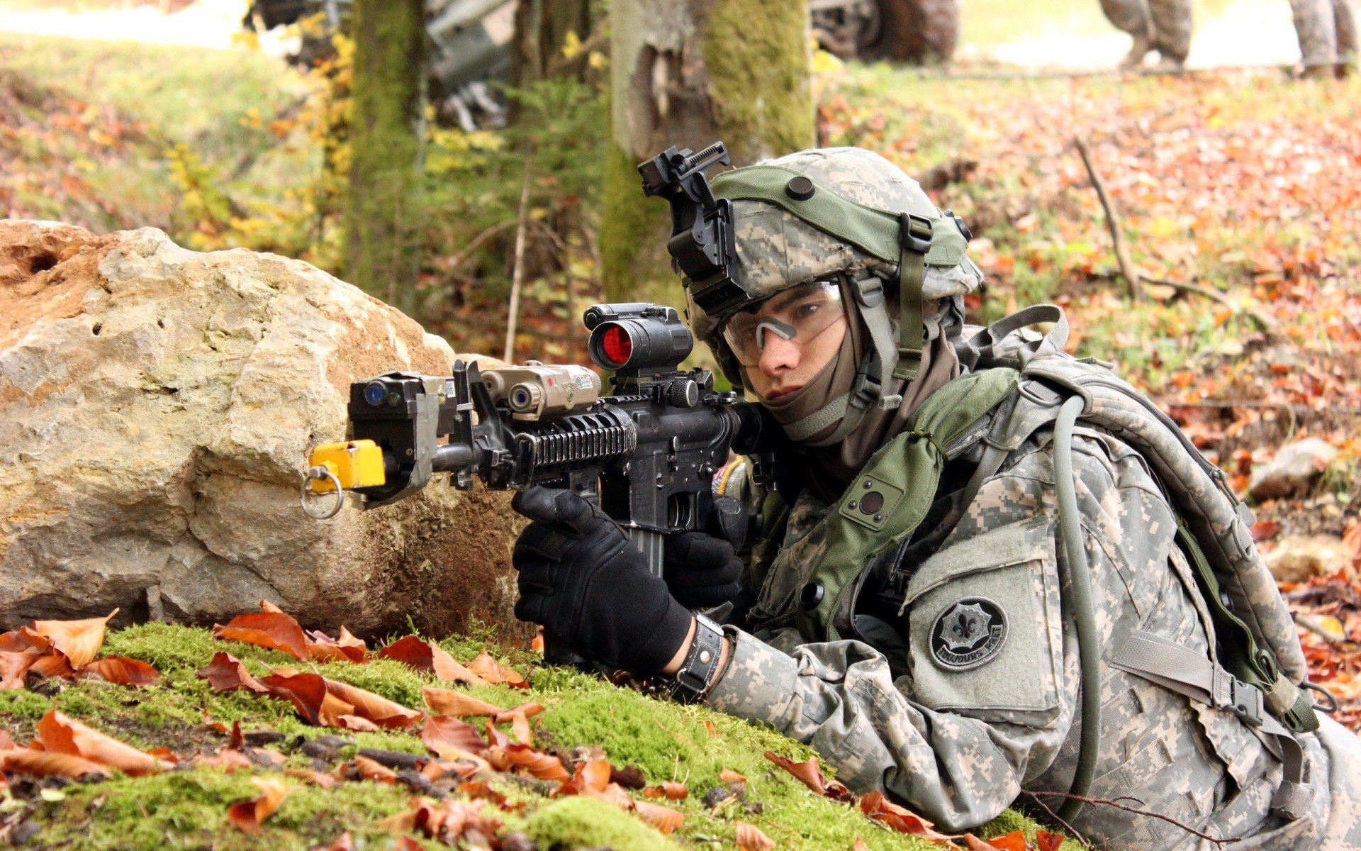 萨默·麦金托什女子200米蝶泳决赛精彩纷呈，女子200米蝶泳麦克尼尔